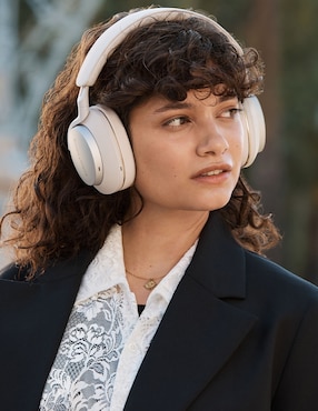 Audífonos Over-Ear Bowers & Wilkins Px-7S2 Cloud Gray inalámbricos con cancelación de ruido